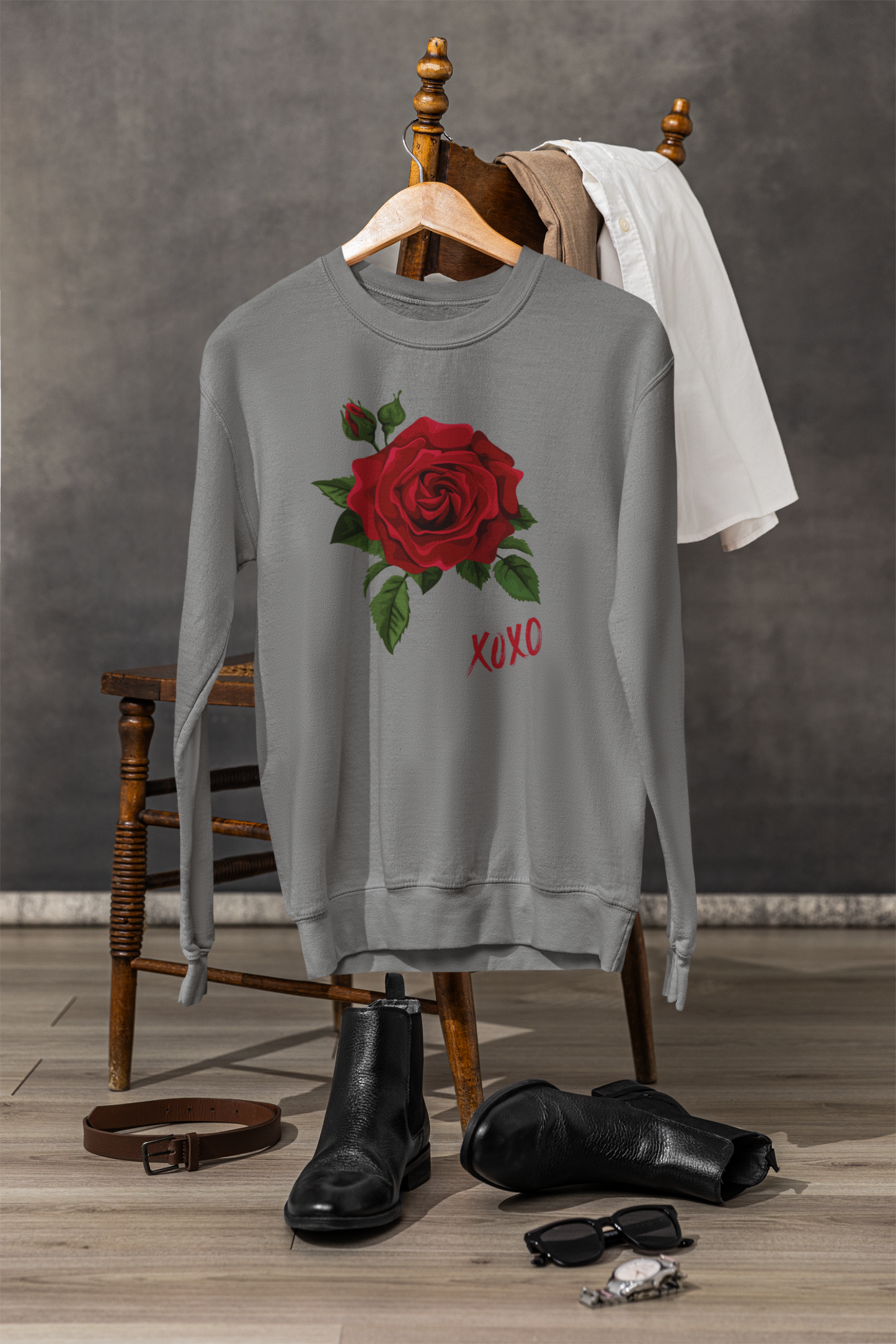 Rose XOXO Women's Heavy Blend™ Crewneck Sweatshirt