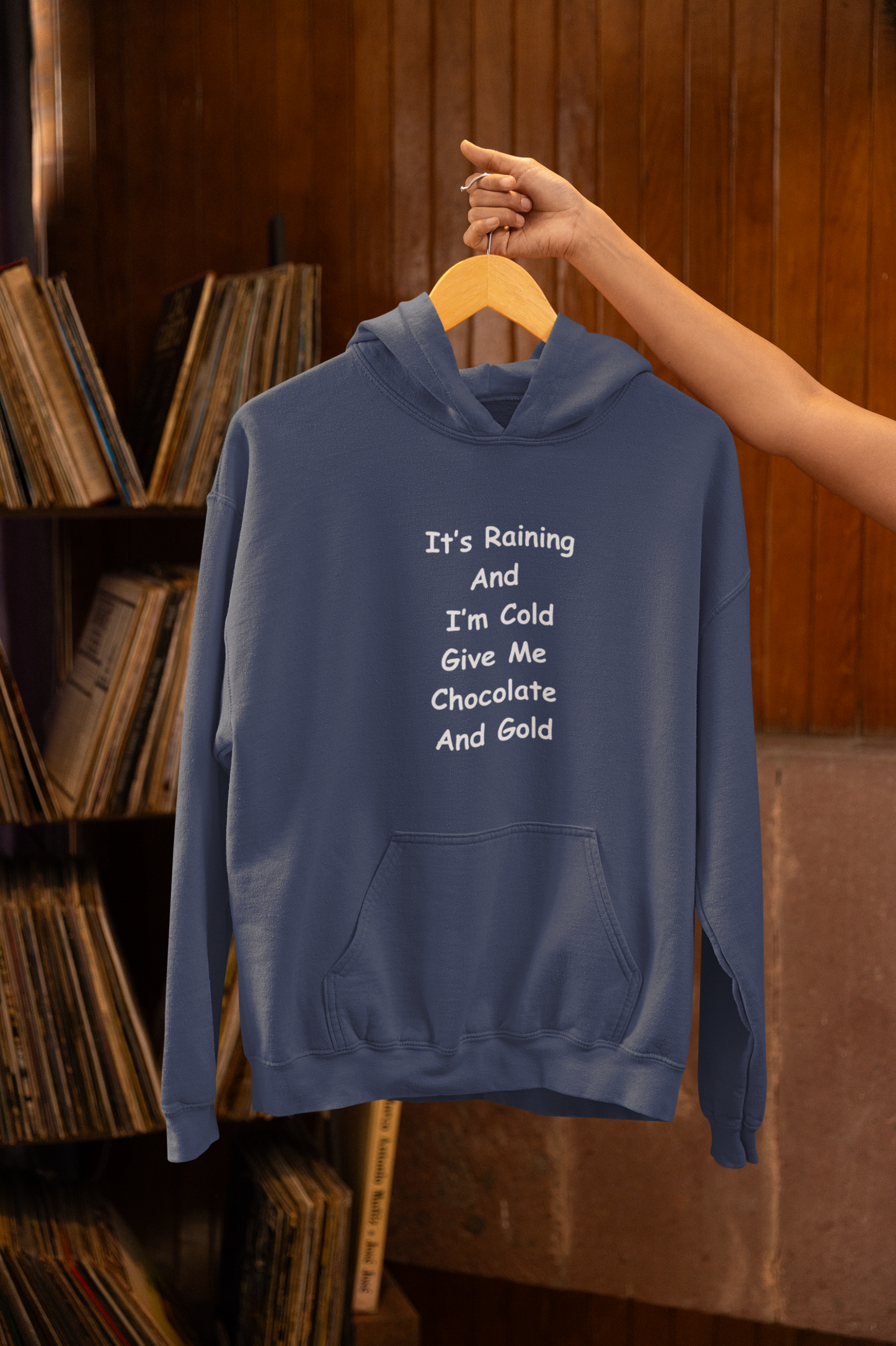 It's Raining Women's Heavy Blend™ Hooded Sweatshirt